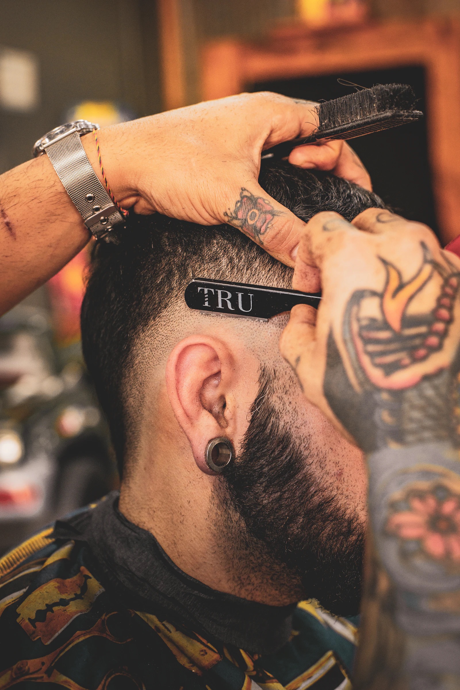 Straight-razor detail